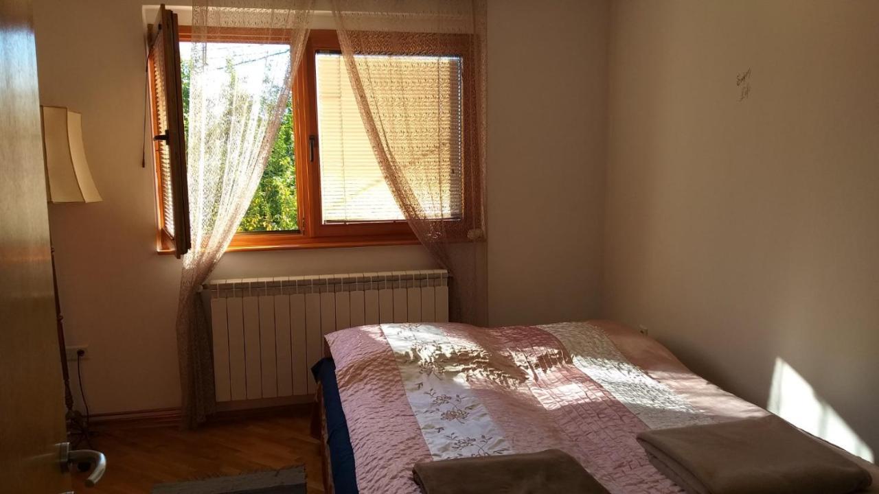 Apartman Sa Garazom I Internetom Sarajevo Exterior photo